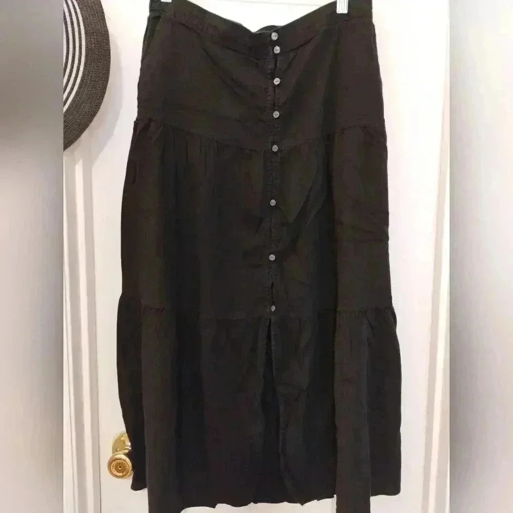 - Black Old Navy midi skirt with slit in front women's